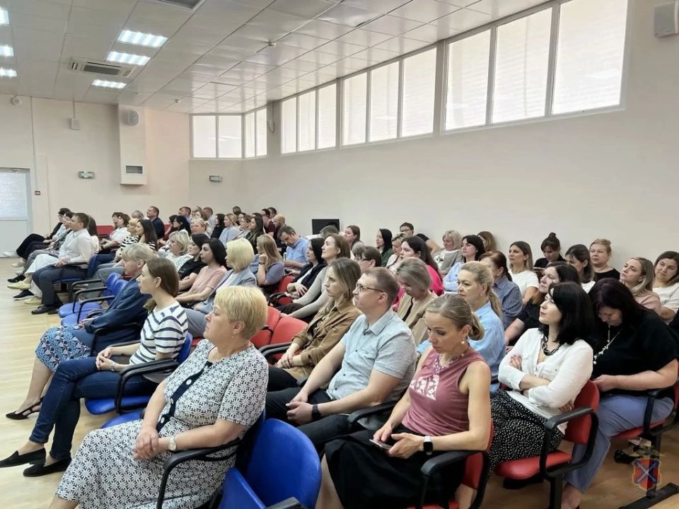 Сотрудники УНК ГУ МВД России по Волгоградской области на базе Управления Федерального казначейства по Волгоградской области провели профилактическое антинаркотическое мероприятие Сотрудники УНК ГУ МВД России по Волгоградской области на базе Управления Федерального казначейства по Волгоградской области провели профилактическое антинаркотическое мероприятие