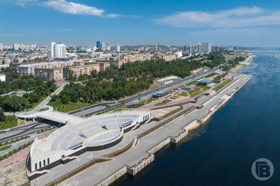 МБУ «Северное» продолжит обустройство нижней террасы набережной от памятника морякам Волжской военной флотилии «Бронекатер «БК-13» до моста через Волгу в Центральном районе Волгограда, сообщили в мэрии