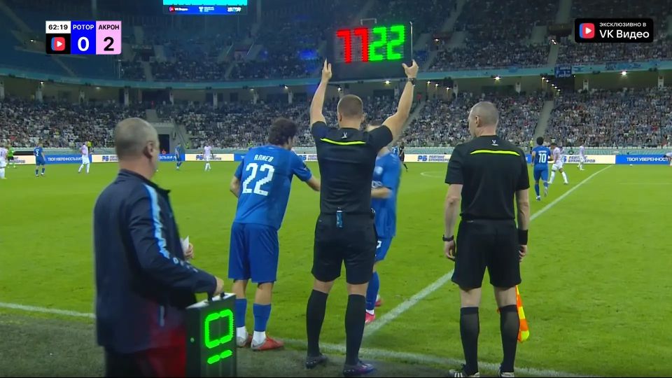 Тренер «Ротора» принимает решение провести еще две замены