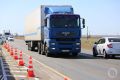 Движение большегрузов ограничат по региональным и межмуниципальным дорогам Волгоградской области с 20 мая по 31 августа, сообщает облкомдортранс