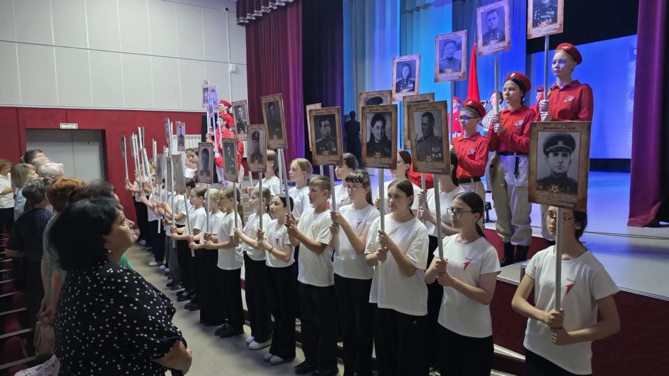 К ежегодному патриотическому проекту «Сталинград – Родина Победы» сегодня присоединился рабочий поселок Чернышковский К ежегодному патриотическому проекту «Сталинград – Родина Победы» сегодня присоединился рабочий поселок Чернышковский
