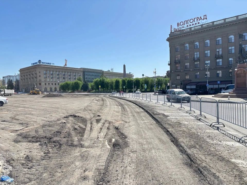Благоустройство площади Павших Борцов началось в Волгограде Благоустройство площади Павших Борцов началось в Волгограде