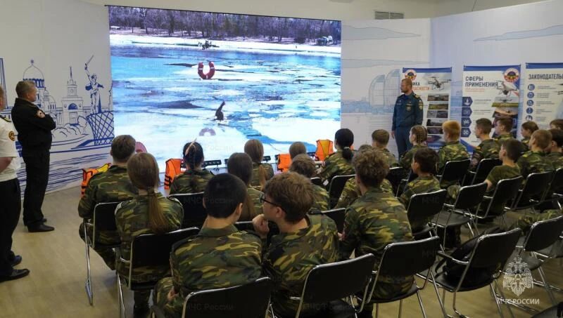 Летние каникулы без происшествий: волгоградских школьников обучают правилам безопасности на воде Летние каникулы без происшествий: волгоградских школьников обучают правилам безопасности на воде