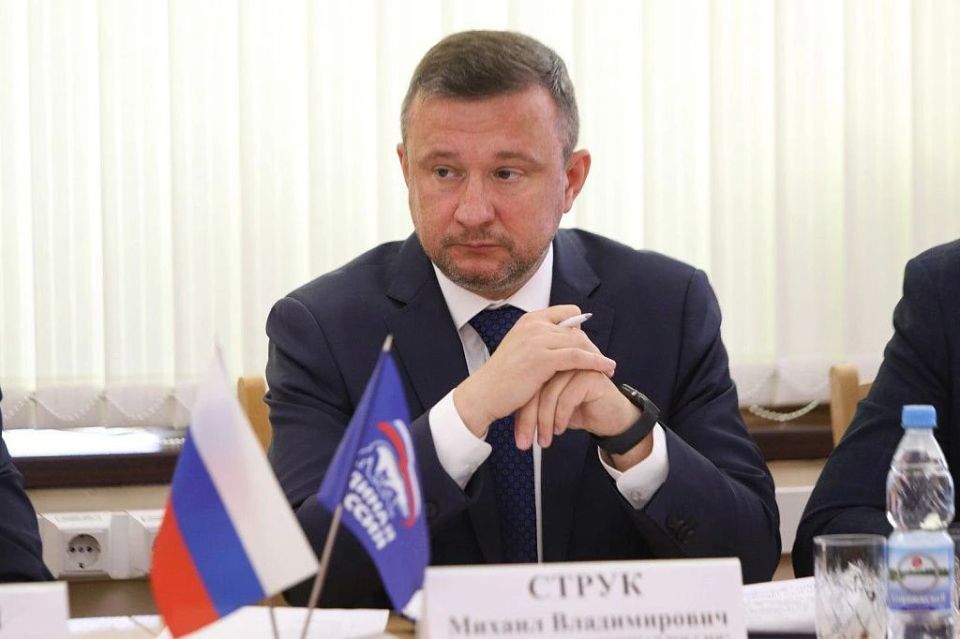 В Волгоградской области продолжается пикетная кампания по сбору предложений в новую Народную программу «Единой России» В Волгоградской области продолжается пикетная кампания по сбору предложений в новую Народную программу «Единой России»