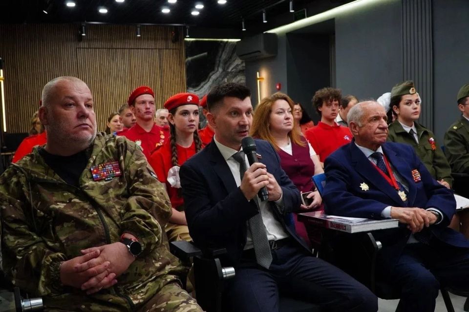 Международный телемост «Города-герои: наследники Великой Победы» соединил два города-героя - Минск и Волгоград Международный телемост «Города-герои: наследники Великой Победы» соединил два города-героя - Минск и Волгоград