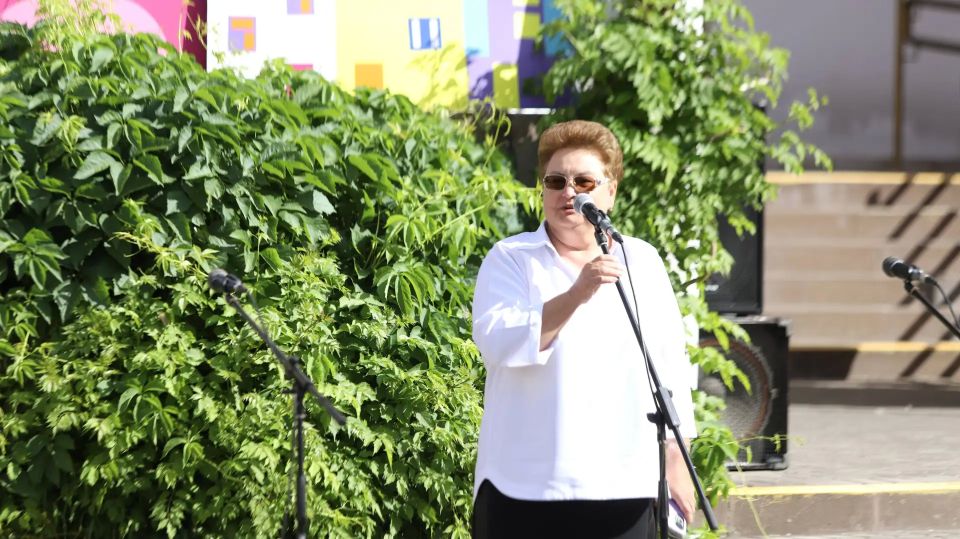 Идти по жизни уверенно и смело: Александр Блошкин напутствовал выпускников лицея №9 Идти по жизни уверенно и смело: Александр Блошкин напутствовал выпускников лицея №9