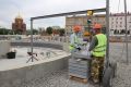 80 тоннами карельского гранита облицуют чашу фонтана «Детский хоровод» на привокзальной площади в Центральном районе Волгограда, сообщили в мэрии