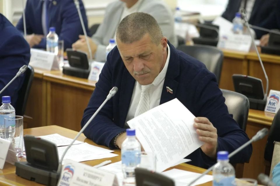 Сегодня на заседании гордумы депутаты поддержали ходатайство о предоставлении государственной поддержки ООО «Специализированный застройщик Рент-Сервис» Сегодня на заседании гордумы депутаты поддержали ходатайство о предоставлении государственной поддержки ООО «Специализированный застройщик Рент-Сервис»