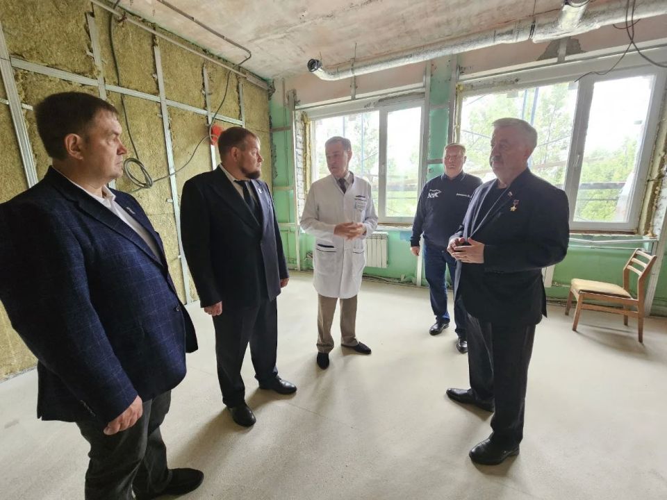 Виктор Водолацкий: В рамках контроля исполнения Народной Программы «Единой России», вместе с первым заместителем Секретаря ЛРО ВПП «Единая» Россия» В.В. Леоновым и заместителем Председателя Народного Совета ЛНР Д.С.... Виктор Водолацкий: В рамках контроля исполнения Народной Программы «Единой России», вместе с первым заместителем Секретаря ЛРО ВПП «Единая» Россия» В.В. Леоновым и заместителем Председателя Народного Совета ЛНР Д.С....