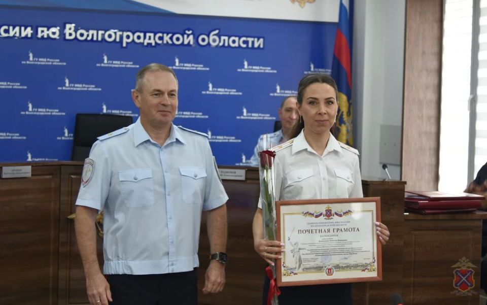 Начальник регионального Главка поздравил сотрудников ПДН и ЦВСНП с профессиональным праздником Начальник регионального Главка поздравил сотрудников ПДН и ЦВСНП с профессиональным праздником