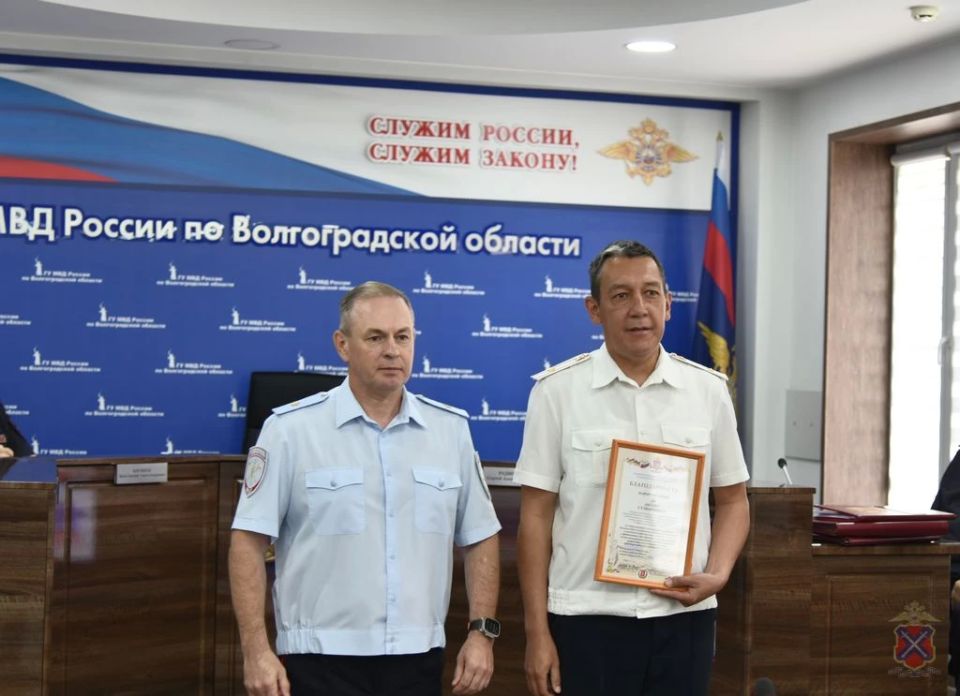 Начальник регионального Главка поздравил сотрудников ПДН и ЦВСНП с профессиональным праздником Начальник регионального Главка поздравил сотрудников ПДН и ЦВСНП с профессиональным праздником