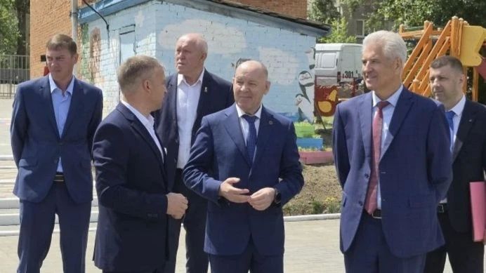 В Камышине на территории социально-реабилитационного центра для несовершеннолетних открылась новая детская площадка В Камышине на территории социально-реабилитационного центра для несовершеннолетних открылась новая детская площадка