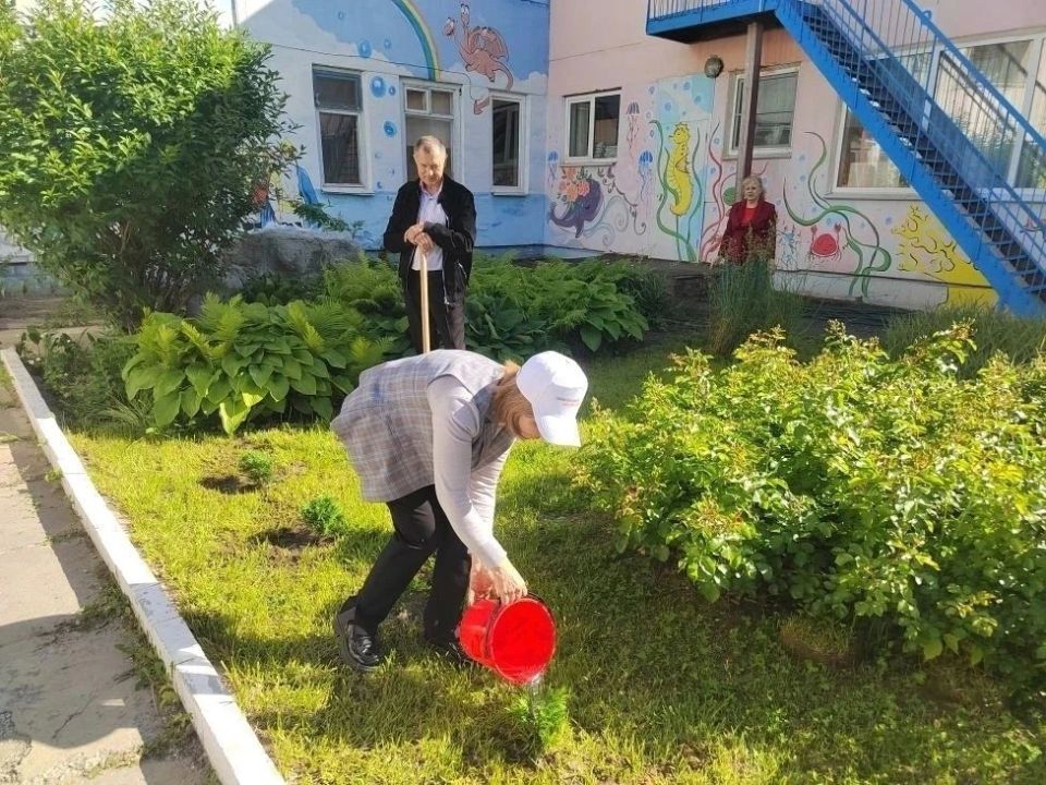 В Тракторозаводском районе Волгограда прошла экологическая акция, инициаторами которой выступили родители и сотрудники детского сада №376 В Тракторозаводском районе Волгограда прошла экологическая акция, инициаторами которой выступили родители и сотрудники детского сада №376