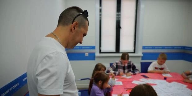 Яркий «Калейдоскоп детства», посвященный Международному дню защиты детей, стал точкой притяжения для более чем 60 ребят – детей участников СВО, волонтеров тыла и юных спортсменов Яркий «Калейдоскоп детства», посвященный Международному дню защиты детей, стал точкой притяжения для более чем 60 ребят – детей участников СВО, волонтеров тыла и юных спортсменов