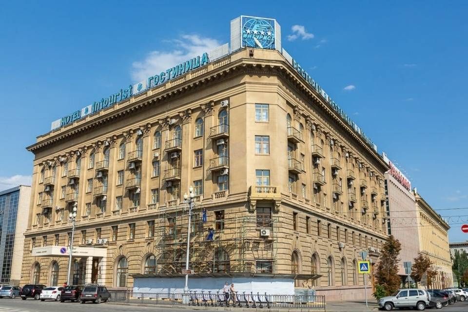 Гостиницу «Интурист», расположенную по улице Мира, 14 в Центральном районе Волгограда, признали объектом культурного наследия регионального значения, следует из приказа, опубликованного на официальном интернет-портале...