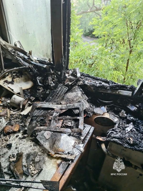 #БудниМЧС. Пожар из-за ноутбука случился в Волжском #БудниМЧС. Пожар из-за ноутбука случился в Волжском