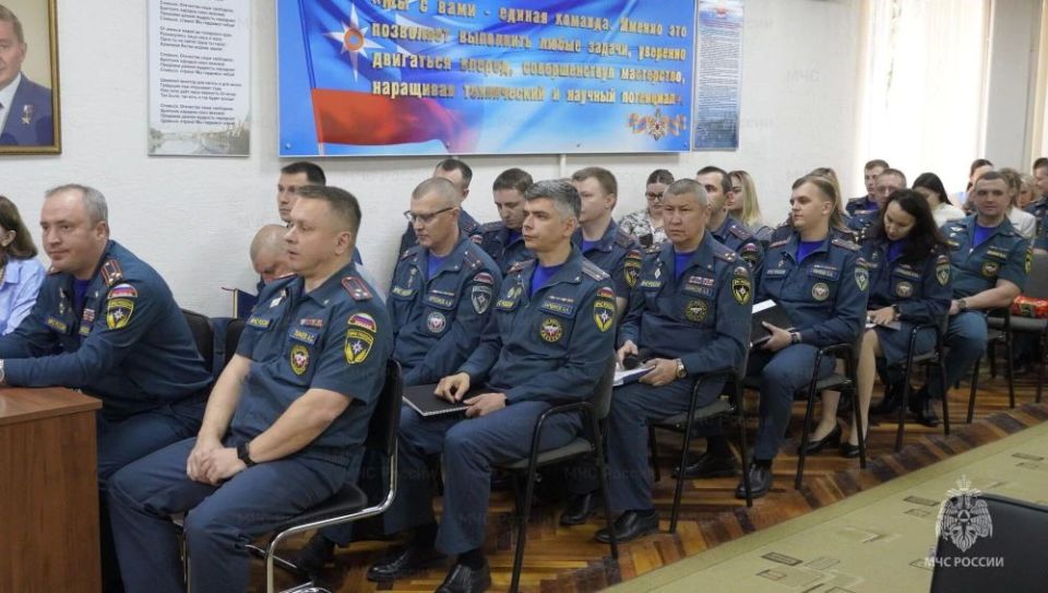 В региональном управлении МЧС России прошел единый день информирования В региональном управлении МЧС России прошел единый день информирования