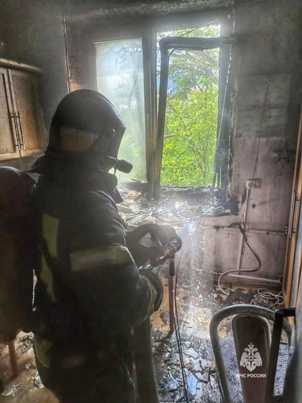 #БудниМЧС. Пожар из-за ноутбука случился в Волжском #БудниМЧС. Пожар из-за ноутбука случился в Волжском