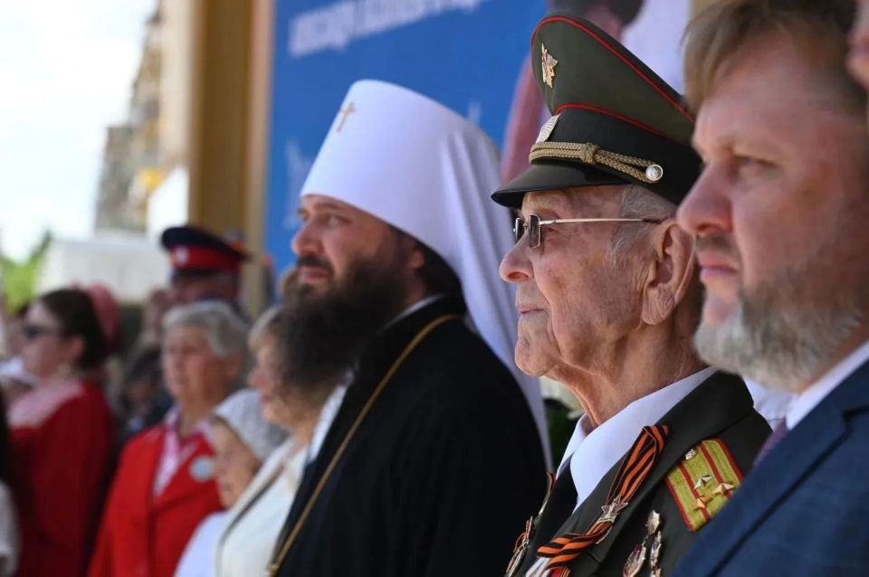 Еще больше фото с праздника в честь столетия фронтовика Александра Медкова на нашем сайте Еще больше фото с праздника в честь столетия фронтовика Александра Медкова на нашем сайте