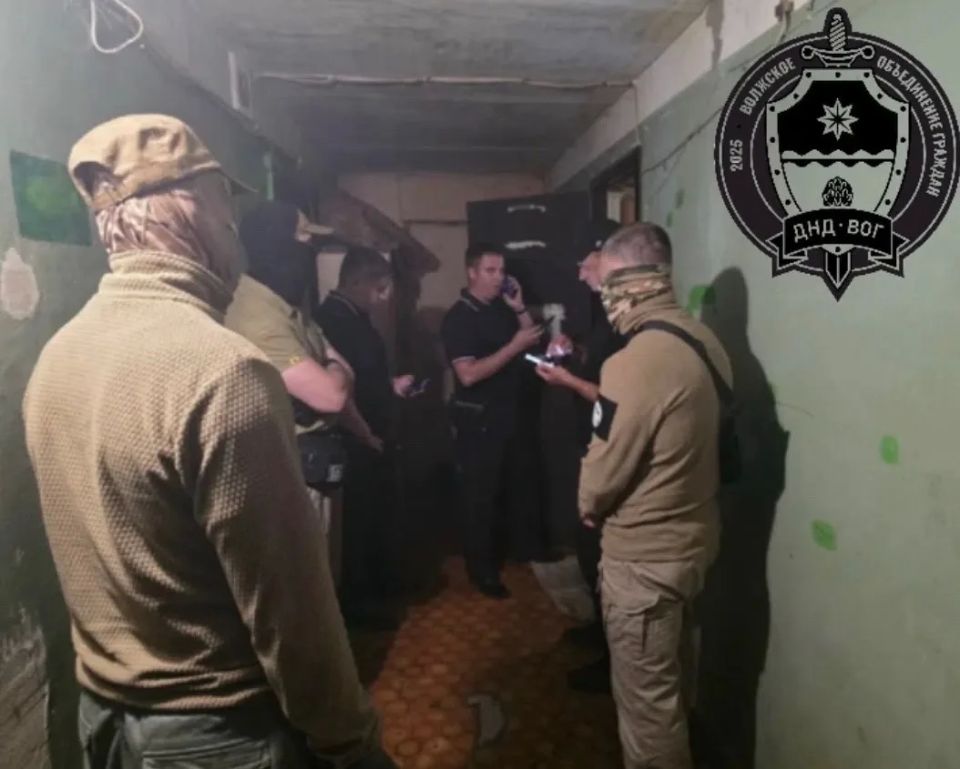 Сотрудниками отдела МВД России по Волгоградской области в Волжском во взаимодействии с Добровольной Народной Дружиной «Волжское Объединение Граждан» проведены совместные рейдовые фильтрационные мероприятия , нацеленные на... Сотрудниками отдела МВД России по Волгоградской области в Волжском во взаимодействии с Добровольной Народной Дружиной «Волжское Объединение Граждан» проведены совместные рейдовые фильтрационные мероприятия , нацеленные на...