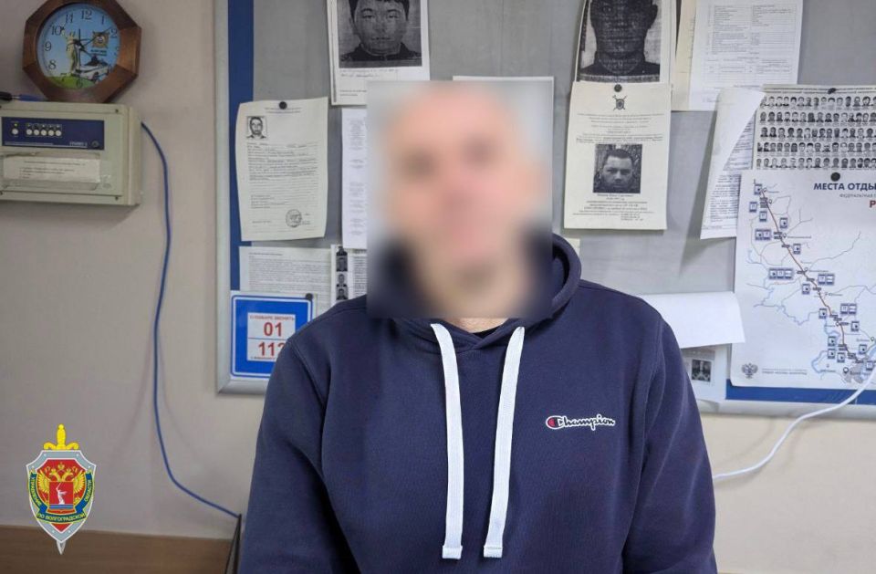 55-летнего уроженца Калининградской области осудили на 11 лет колонии строгого режима за контрабанду 14,82 грамма кокаина, который он приобрел в Таллине и планировал передать знакомым в Волгограде, сообщает УФСБ России по...