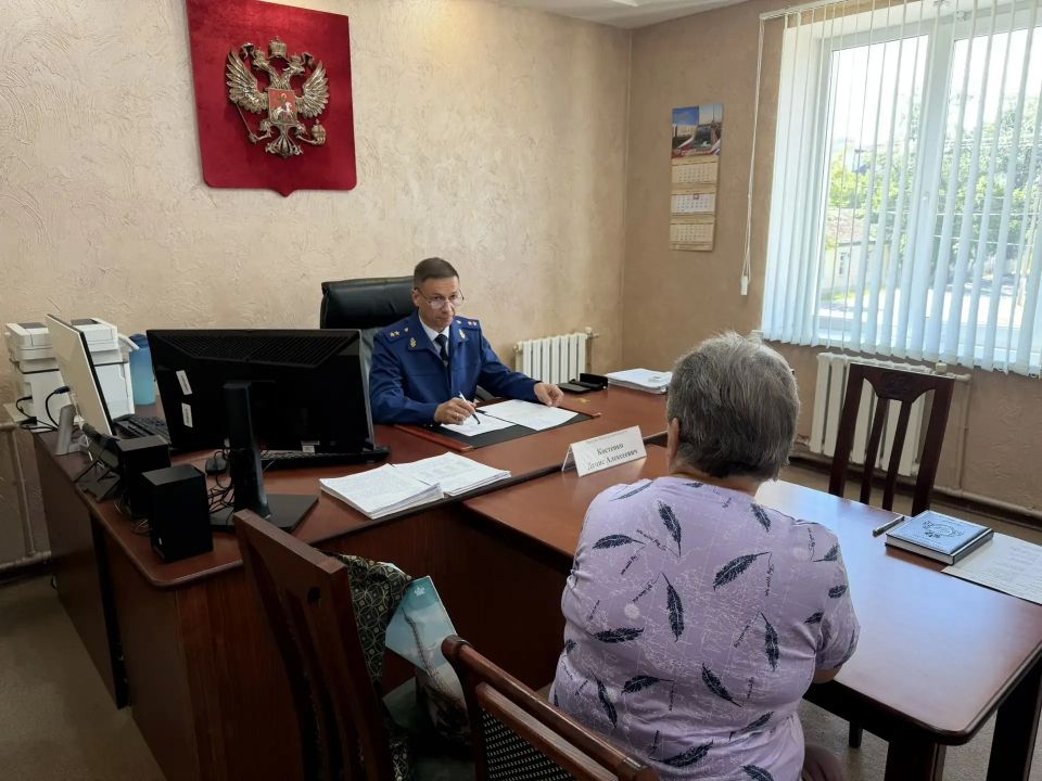 Прокурор Волгоградской области Денис Алексеевич Костенко провел личный выездной прием граждан в Урюпинском районе Прокурор Волгоградской области Денис Алексеевич Костенко провел личный выездной прием граждан в Урюпинском районе