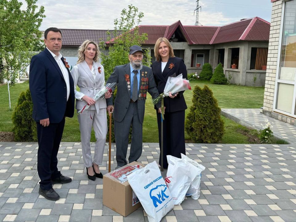 Поздравляю с Днём социального работника! Поздравляю с Днём социального работника!