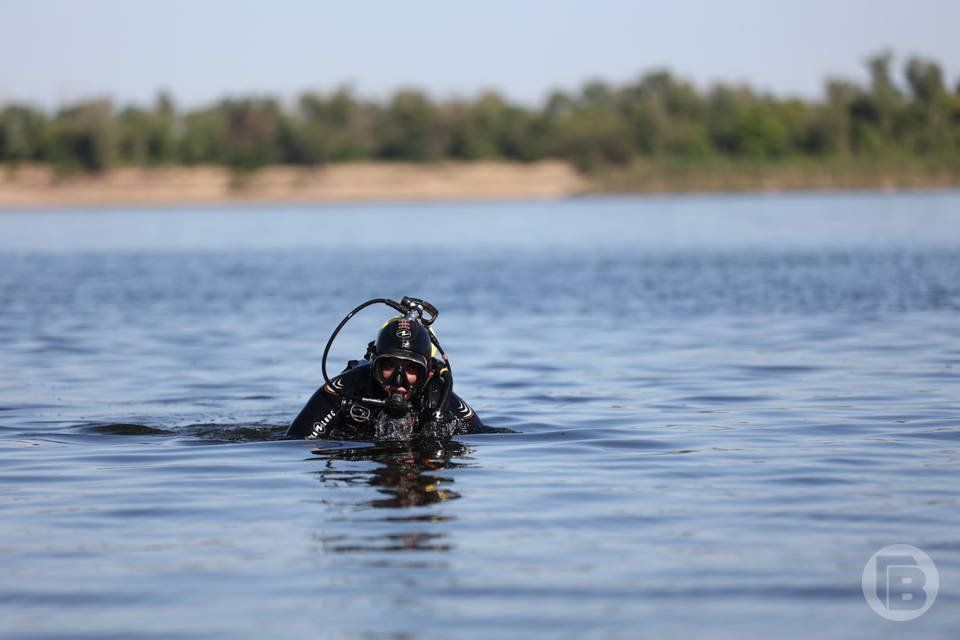 Двое мужчин погибли на водоемах Волгоградской области за прошедшую неделю, сообщил начальник отдела безопасности людей на водных объектах ГУ МЧС России по региону Виктор Староверов