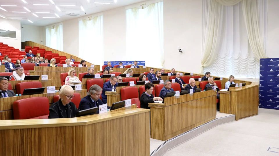 В столице Ямало-Ненецкого автономного округа Салехарде завершил работу форум «Диалог парламентариев» В столице Ямало-Ненецкого автономного округа Салехарде завершил работу форум «Диалог парламентариев»