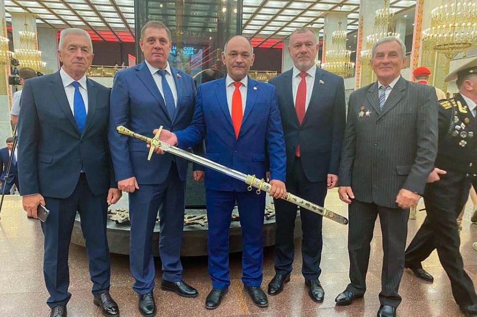 ЭТОТ ДЕНЬ В ИСТОРИИ. В 2022 году в Зале Славы Музея Победы в Москве состоялась торжественная церемония вручения «Меча Победы» городу воинской славы Калач-на Дону