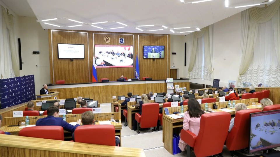 В столице Ямало-Ненецкого автономного округа Салехарде завершил работу форум «Диалог парламентариев»