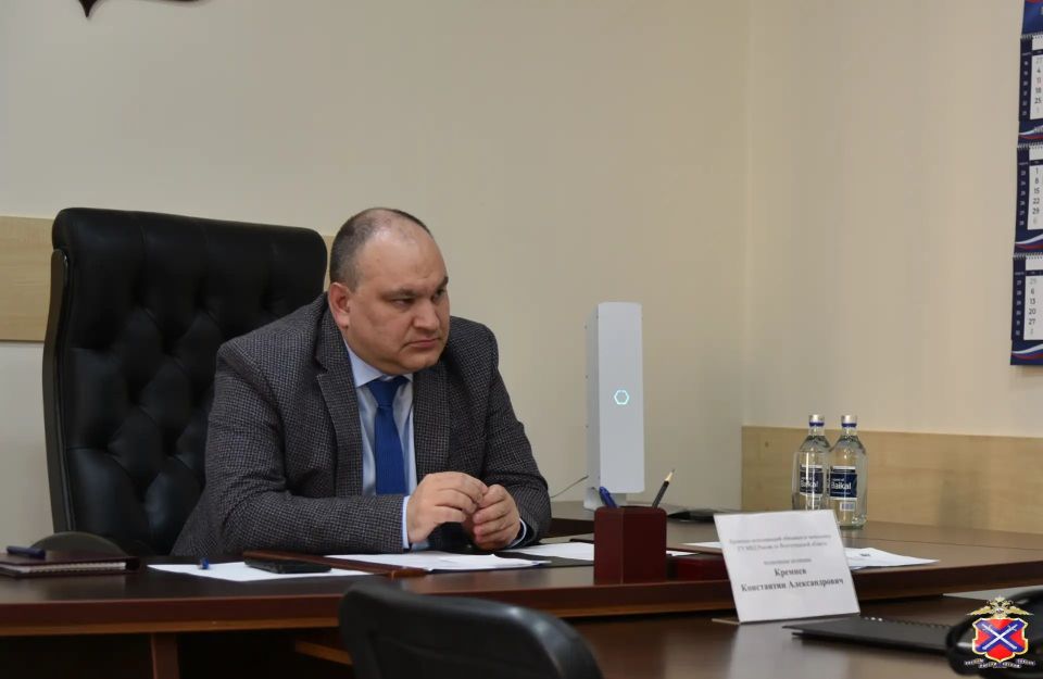 Временно исполняющий обязанности начальника ГУ МВД России по Волгоградской области полковник полиции Константин Кремнев провел личный прием граждан, в ходе которого были рассмотрены обращения жителей региона по различным...
