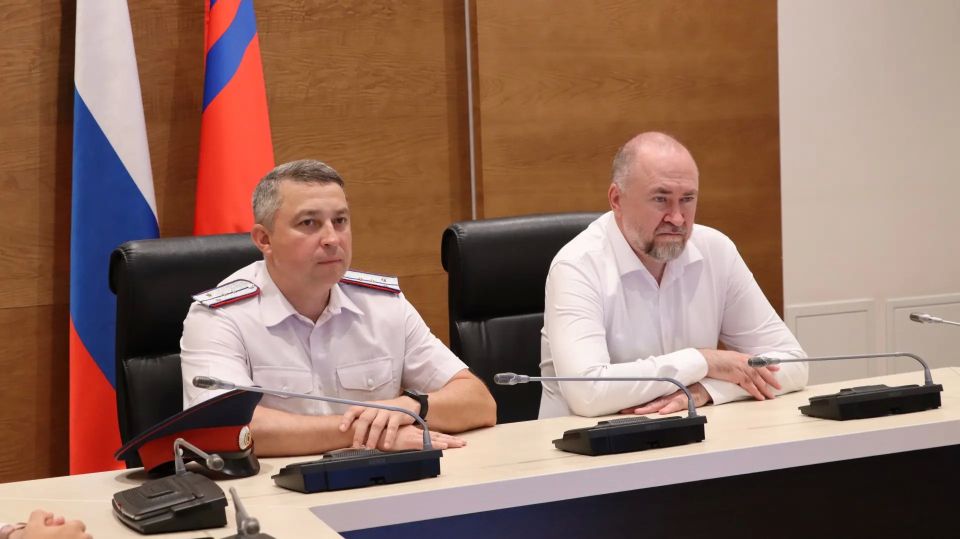 В Волгоградской облдуме прошла экскурсия для учащихся казачьих кадетских классов из города Урюпинска, Урюпинского, Алексеевского, Кумылженского, Нехаевского, Новониколаевского, Новоаннинского и Киквидзенского муниципальных... В Волгоградской облдуме прошла экскурсия для учащихся казачьих кадетских классов из города Урюпинска, Урюпинского, Алексеевского, Кумылженского, Нехаевского, Новониколаевского, Новоаннинского и Киквидзенского муниципальных...