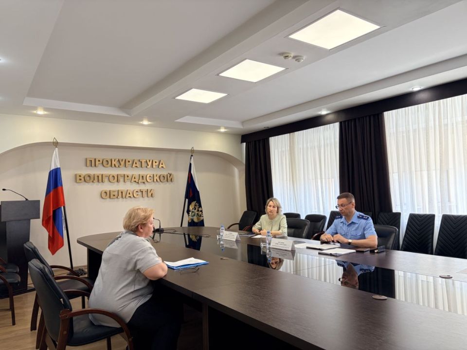 Заместитель прокурора Волгоградской области Петр Александрович Треглазов провел личный выездной прием граждан в прокуратуре города Волжского Заместитель прокурора Волгоградской области Петр Александрович Треглазов провел личный выездной прием граждан в прокуратуре города Волжского
