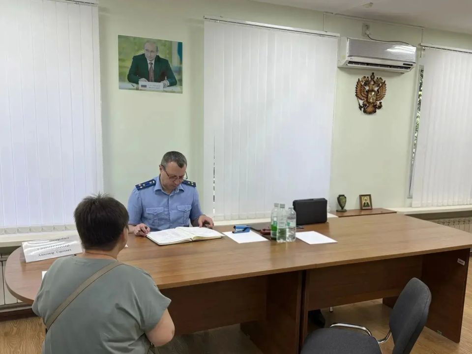 Заместитель прокурора Волгоградской области А.С. Грищенков провел личный выездной прием граждан в прокуратуре города Волгограда Заместитель прокурора Волгоградской области А.С. Грищенков провел личный выездной прием граждан в прокуратуре города Волгограда