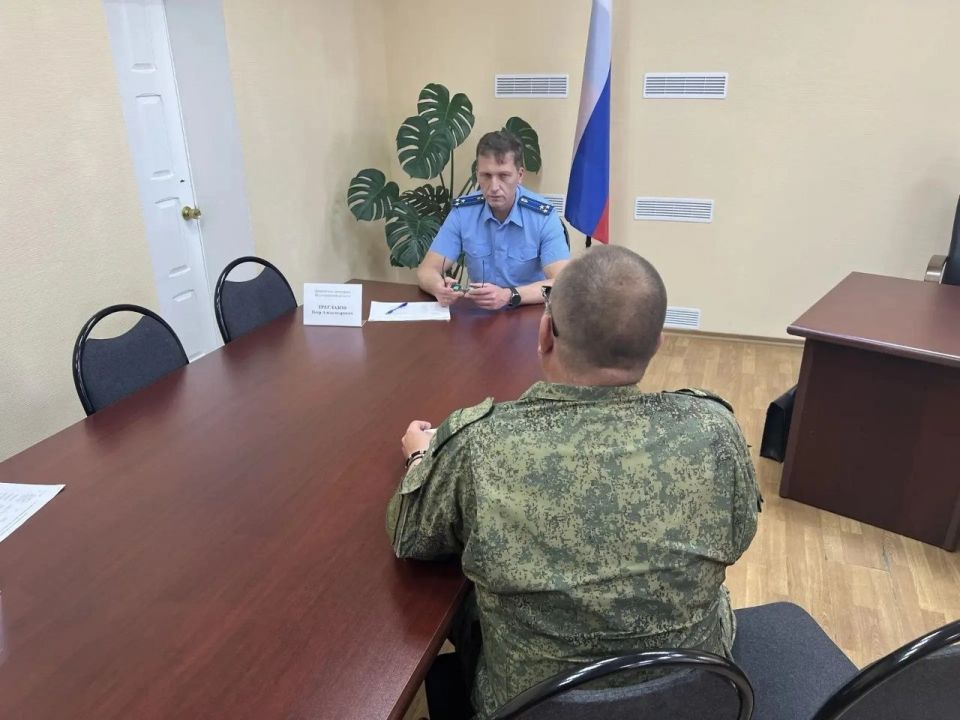 Заместитель прокурора Волгоградской области Петр Александрович Треглазов провел личный выездной прием граждан в прокуратуре города Волжского