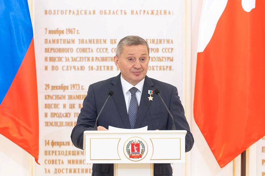 Губернатор Андрей Бочаров вручил госнаграды жителям Волгоградской области
