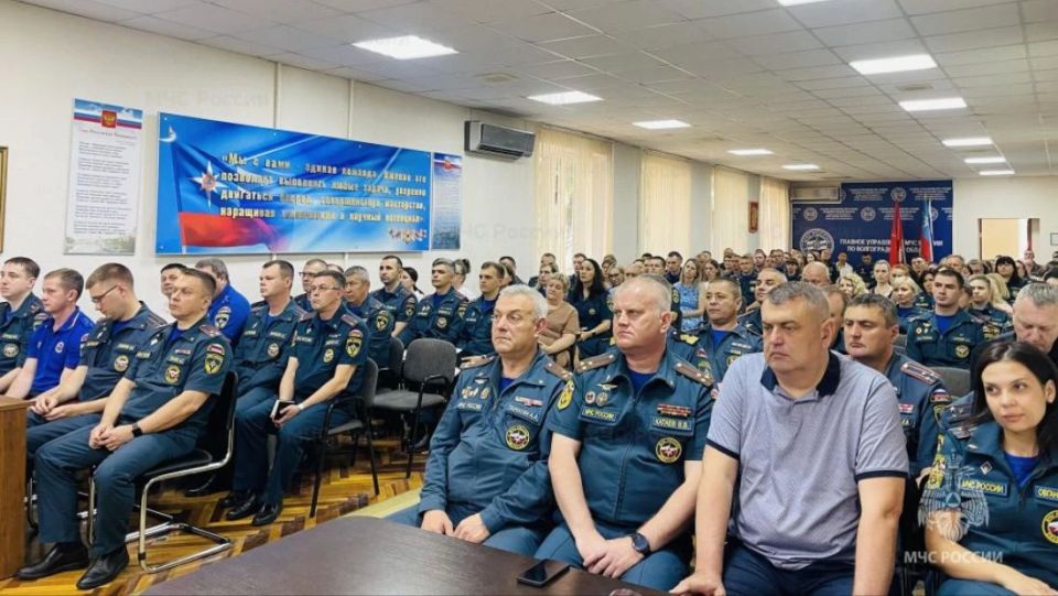 В региональном главке МЧС России состоялось торжественное мероприятие, посвященное Дню России В региональном главке МЧС России состоялось торжественное мероприятие, посвященное Дню России
