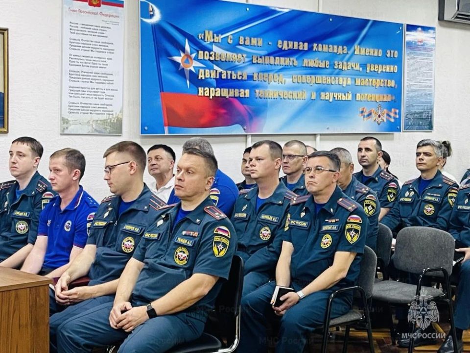 В региональном главке МЧС России состоялось торжественное мероприятие, посвященное Дню России В региональном главке МЧС России состоялось торжественное мероприятие, посвященное Дню России