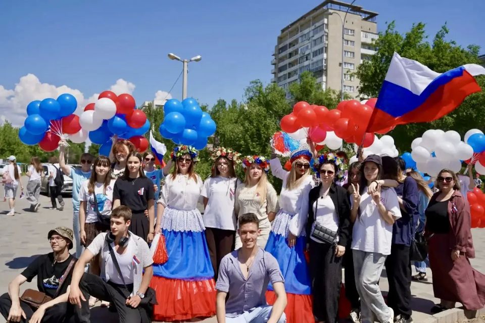 Уважаемые волжане, дорогие земляки! Уважаемые волжане, дорогие земляки!