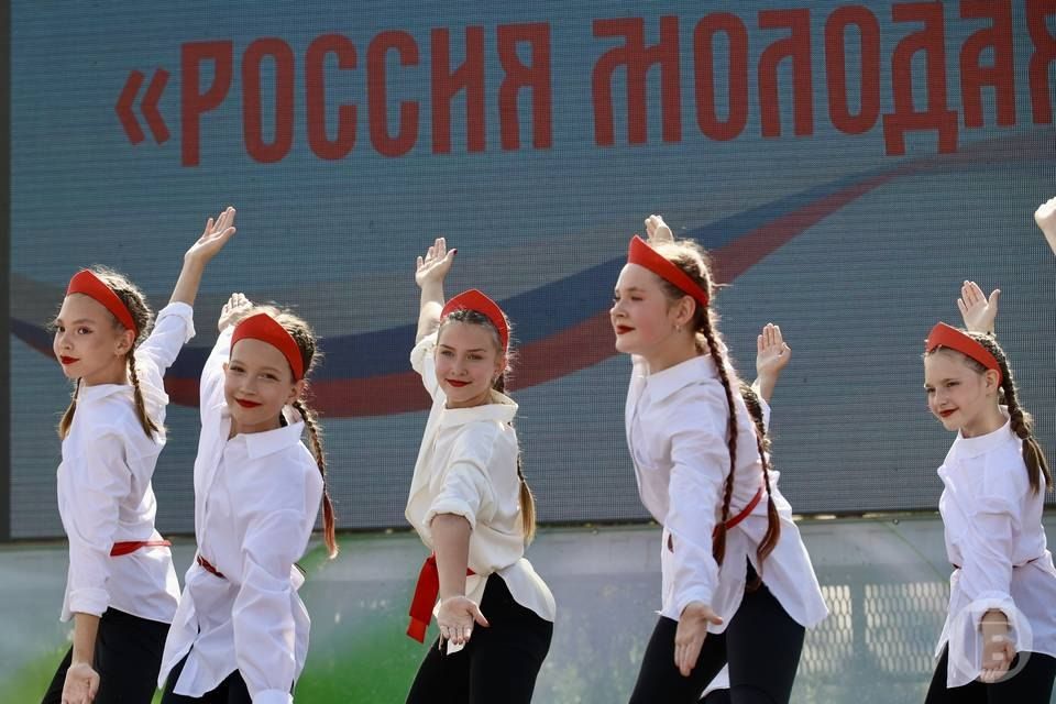 Праздничный концерт «Россия молодая» прошел в ЦПКиО Волгограда