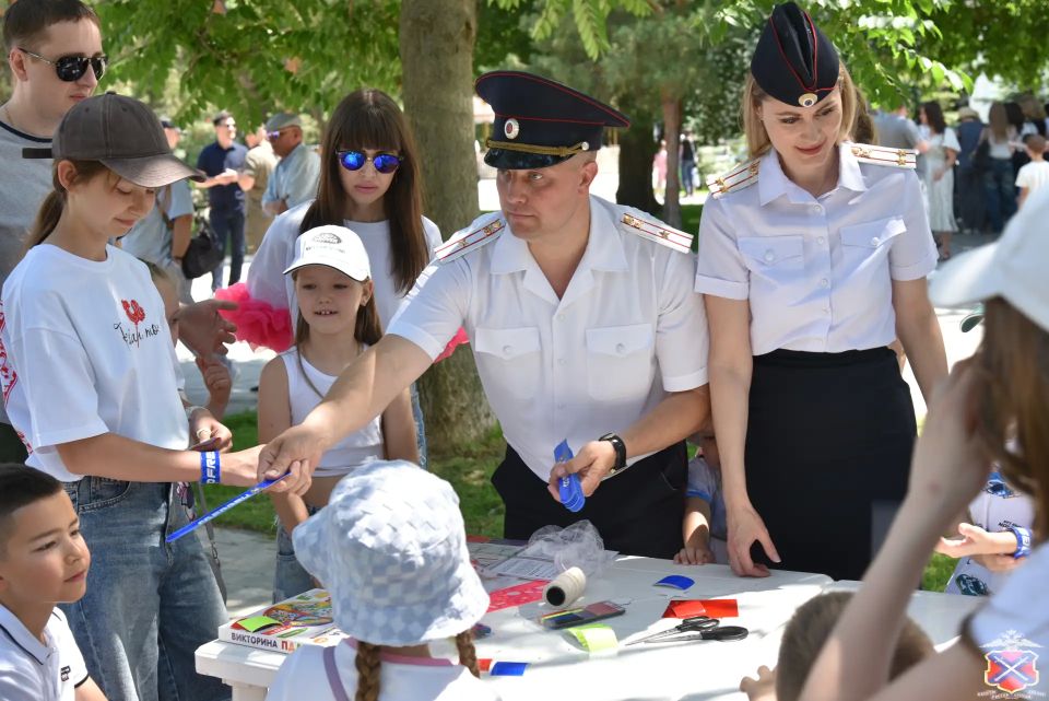 Праздничный концерт ко Дню России провели волгоградские полицейские Праздничный концерт ко Дню России провели волгоградские полицейские