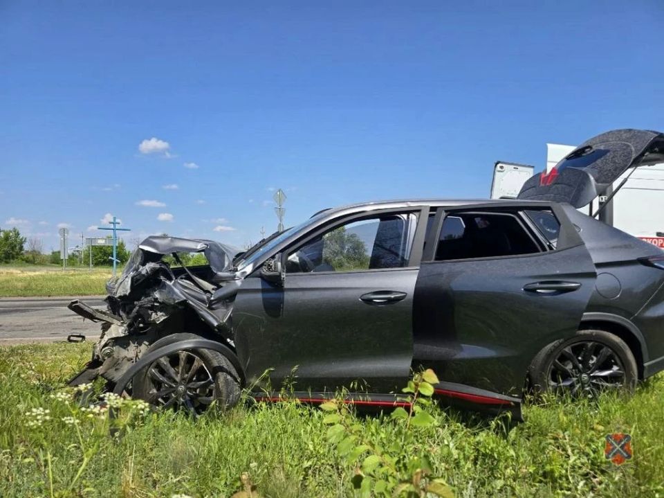 Водитель погиб в ДТП с двумя иномарками под Волгоградом, четверо в больнице Водитель погиб в ДТП с двумя иномарками под Волгоградом, четверо в больнице