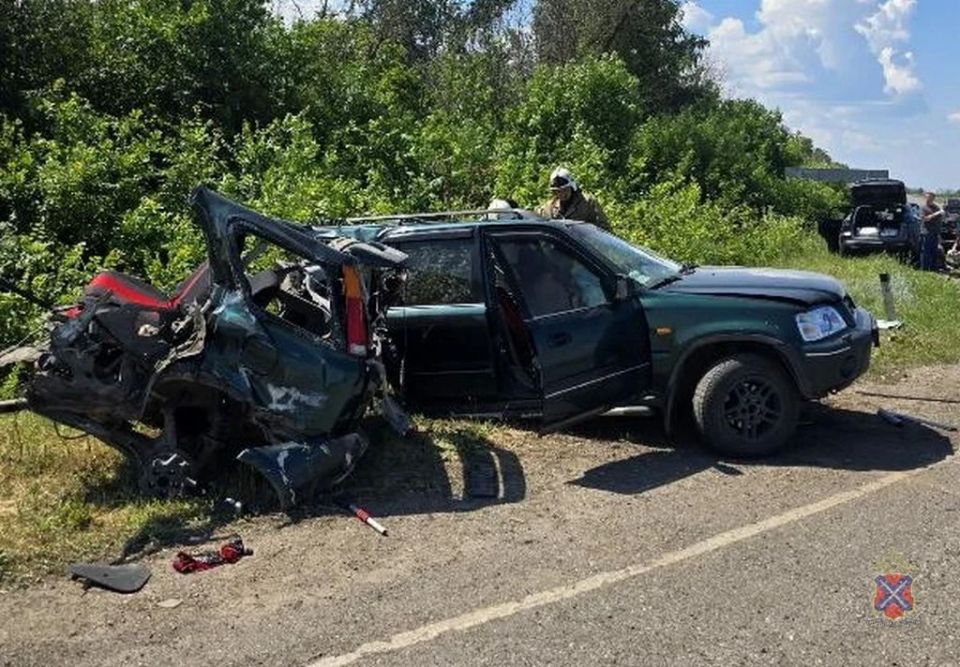 Водитель погиб в ДТП с двумя иномарками под Волгоградом, четверо в больнице Водитель погиб в ДТП с двумя иномарками под Волгоградом, четверо в больнице