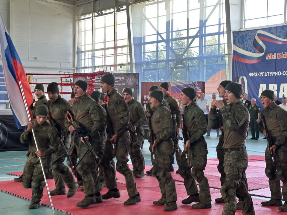 В Волжском прошел турнир по кикбоксингу, посвященный памяти Героя России Александра Матлахова и Ярослава Иващенко, награжденного орденом Мужества В Волжском прошел турнир по кикбоксингу, посвященный памяти Героя России Александра Матлахова и Ярослава Иващенко, награжденного орденом Мужества