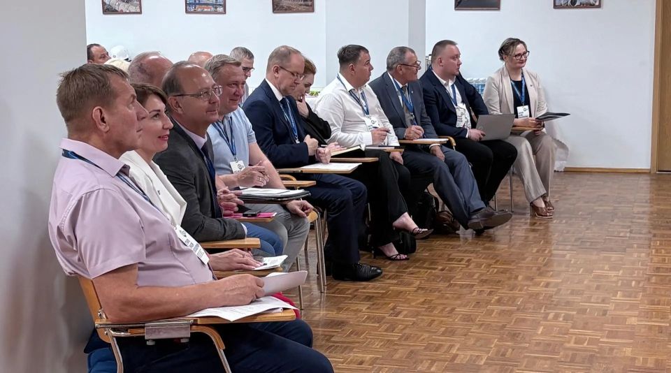 Депутат Волгоградской областной Думы, руководитель фракции «Справедливая Россия» Дмитрий Калашников принял участие в расширенном заседании регионального совета Волгоградского отделения «Союза машиностроителей России» Депутат Волгоградской областной Думы, руководитель фракции «Справедливая Россия» Дмитрий Калашников принял участие в расширенном заседании регионального совета Волгоградского отделения «Союза машиностроителей России»