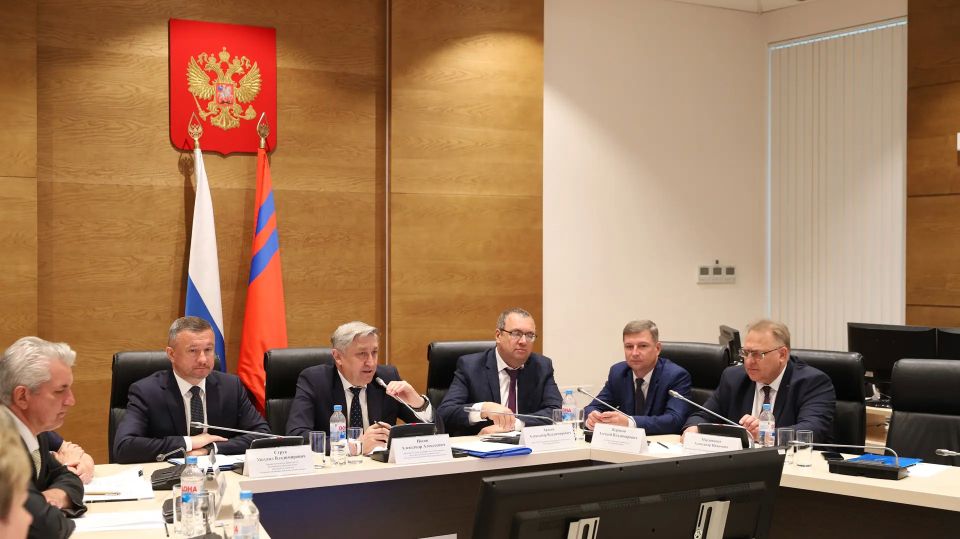 Сегодня состоялось заседание Совета контрольно-счетных органов Волгоградской области, с участием руководителя КСП региона Александра Носова, первого зампреда регпарламента, руководителя комитета по бюджету Михаила Струка... Сегодня состоялось заседание Совета контрольно-счетных органов Волгоградской области, с участием руководителя КСП региона Александра Носова, первого зампреда регпарламента, руководителя комитета по бюджету Михаила Струка...