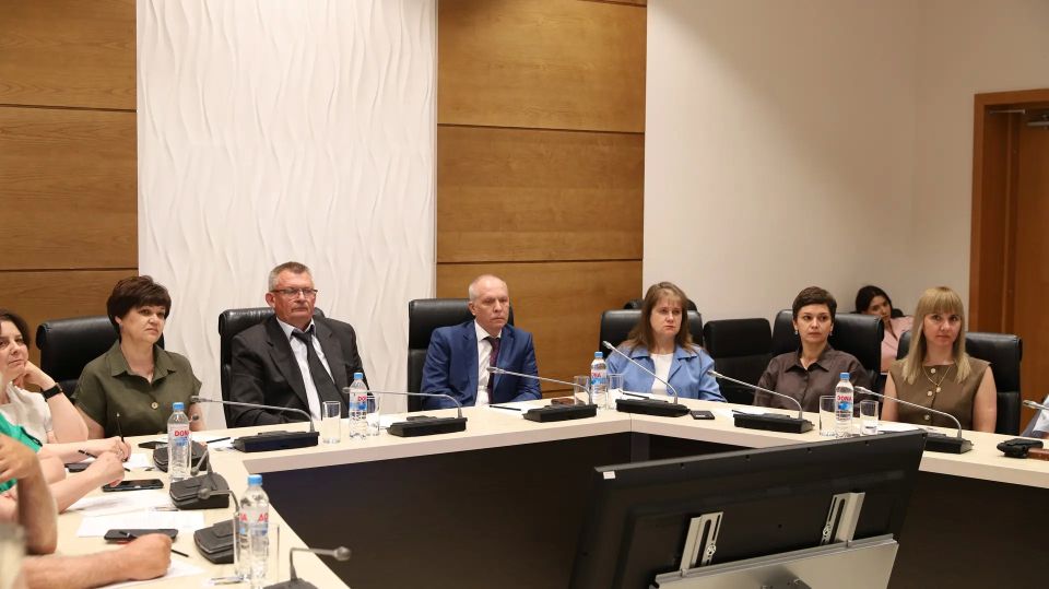 Сегодня состоялось заседание Совета контрольно-счетных органов Волгоградской области, с участием руководителя КСП региона Александра Носова, первого зампреда регпарламента, руководителя комитета по бюджету Михаила Струка... Сегодня состоялось заседание Совета контрольно-счетных органов Волгоградской области, с участием руководителя КСП региона Александра Носова, первого зампреда регпарламента, руководителя комитета по бюджету Михаила Струка...