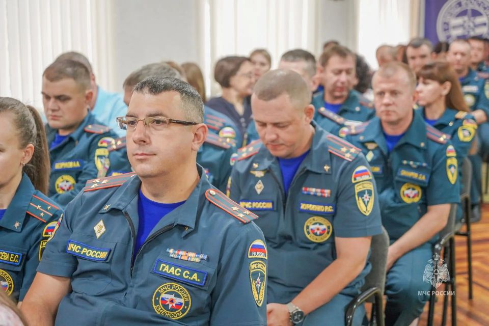 В региональном управлении МЧС России прошел единый день информирования В региональном управлении МЧС России прошел единый день информирования