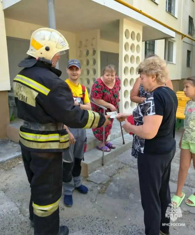 Волгоградские огнеборцы спасли 2 человека на пожаре Волгоградские огнеборцы спасли 2 человека на пожаре